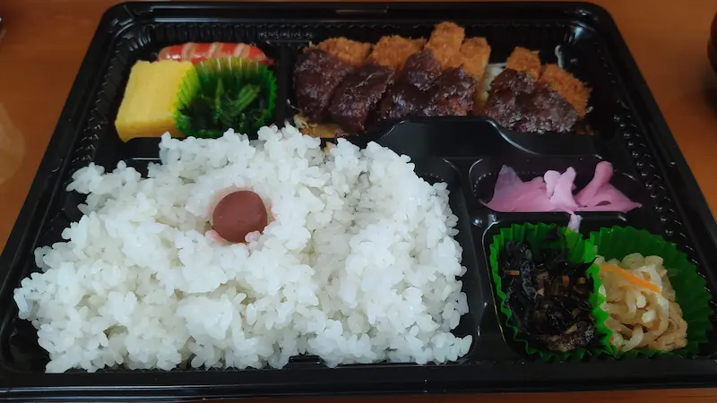 とんかつ弁当　600円